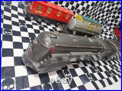 Vintage Lionel Pre War Streamline 1689E Steam Engine & Tender with Rolling Stock Vintage Lionel Pre War Streamline 1689E Steam Engine & Tender with Rolling Stock