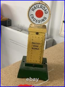 Vintage Lionel Prewar Railroad Crossing Traffic Signal Caution Drive Slowly (nb)