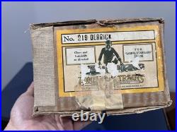 Vintage pre-war Lionel Lines standard Gauge No. 219 Derrick Crane with Box