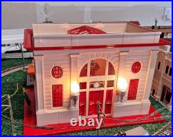 Vtg Lionel PreWar City Railroad Station No. 115 tested in Very good condition Vtg Lionel PreWar City Railroad Station No. 115 tested in Very good condition