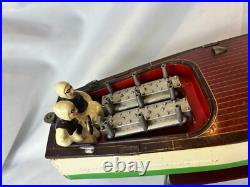 Working Pre War Lionel Craft Wind Up Motorboat With Passengers & Stand Working Pre War Lionel Craft Wind Up Motorboat With Passengers & Stand