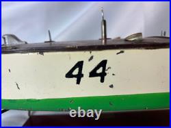 Working Pre War Lionel Craft Wind Up Motorboat With Passengers & Stand Working Pre War Lionel Craft Wind Up Motorboat With Passengers & Stand