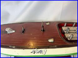 Working Pre War Lionel Craft Wind Up Motorboat With Passengers & Stand Working Pre War Lionel Craft Wind Up Motorboat With Passengers & Stand