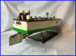 Working Pre War Lionel Craft Wind Up Motorboat With Passengers & Stand Working Pre War Lionel Craft Wind Up Motorboat With Passengers & Stand